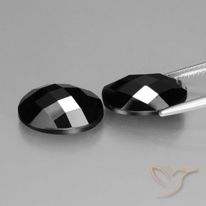 Shop natural 11.54ct Noire Spinelle gems, ovale, from Thaïlande at GemSelect. In stock, global shipping!
