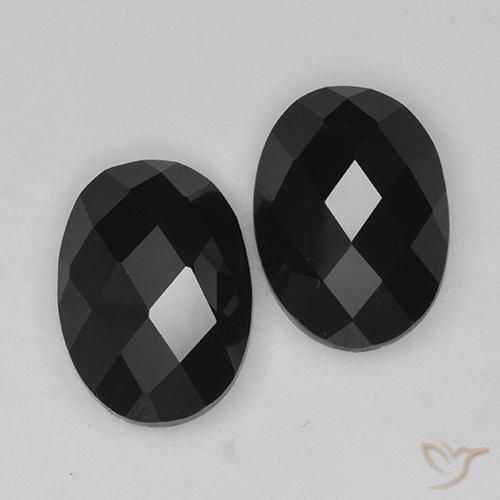 Shop natural 14.31ct Noire Spinelle gems, ovale, from Thaïlande at GemSelect. In stock, global shipping!