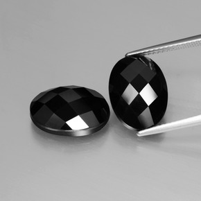 Achetez naturel 13,38ct noir spinelle gems, coupe ovale, en provenance thaïlande chez gemselect. en stock, livraison internationale!