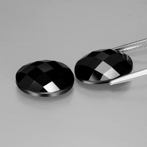 Achetez naturel 13,38ct noir spinelle gems, coupe ovale, en provenance thaïlande chez gemselect. en stock, livraison internationale!