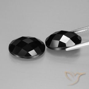 Shop natural 13.52ct Noire Spinelle gems, ovale, from Thaïlande at GemSelect. In stock, global shipping!