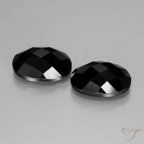 Shop natural 15.01ct Noire Spinelle gems, ovale, from Thaïlande at GemSelect. In stock, global shipping!