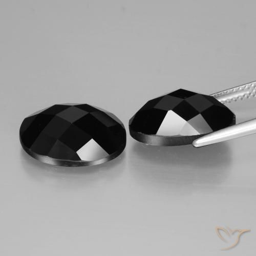 Shop natural 15.01ct Noire Spinelle gems, ovale, from Thaïlande at GemSelect. In stock, global shipping!