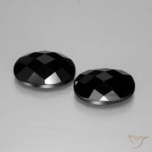 Shop natural 12.47ct Noire Spinelle gems, ovale, from Thaïlande at GemSelect. In stock, global shipping!