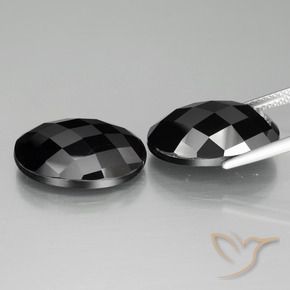 Shop natural 26.13ct Noire Spinelle gems, ovale, from Thaïlande at GemSelect. In stock, global shipping!