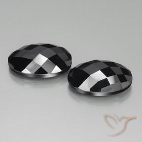 Shop natural 25.08ct Noire Spinelle gems, ovale, from Thaïlande at GemSelect. In stock, global shipping!