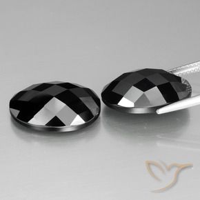 Shop natural 25.08ct Noire Spinelle gems, ovale, from Thaïlande at GemSelect. In stock, global shipping!