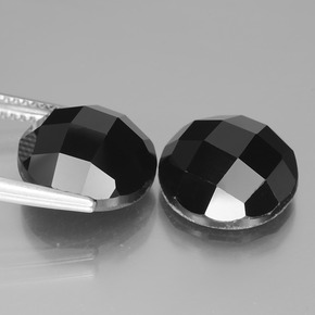 Achetez naturel 14,20ct noir spinelle gems, coupe roude, en provenance thaïlande chez gemselect. en stock, livraison internationale!