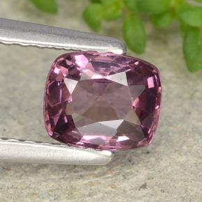Spinelle Pourpre moyen naturelle Coupe coussin, 0.83 ct, VVS