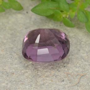 Spinelle Pourpre moyen naturelle Coussin, 1.50 ct, VVS-VS