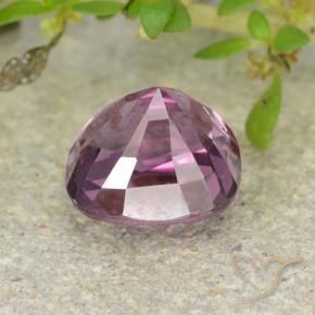Spinelle Pourpre moyen naturelle Coussin, 1.26 ct, VVS-VS