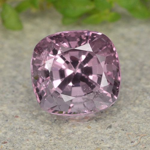 1.55ct Naturel Ton mauve profond Spinelle, Coussin, VS