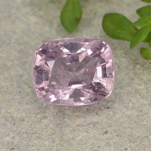 1.29ct Naturel Pourpre rosâtre très clair Spinelle, Coussin, VS
