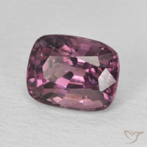 Spinelle Rouge pourpre profond naturelle Coussin, 1.89 ct, VVS-VS