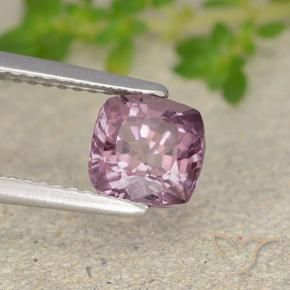 Spinelle Pourpre rougeâtre léger naturelle Coussin, 1.37 ct, VVS
