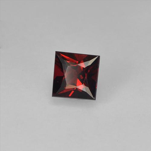 Spinelle rouge naturelle carré, 0,35 ct, VVS-VS