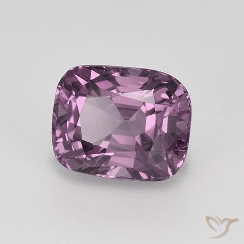 Spinelle Pourpre raisin naturelle Coussin, 1.41 ct, VVS-VS