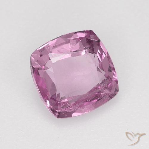 Spinelle Pourpre moyen naturelle Coussin, 0.81 ct, VVS-VS