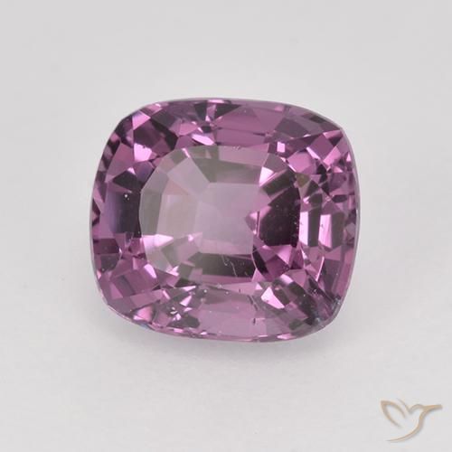 Spinelle Boysenberry naturelle Coussin, 1.36 ct, VVS-VS