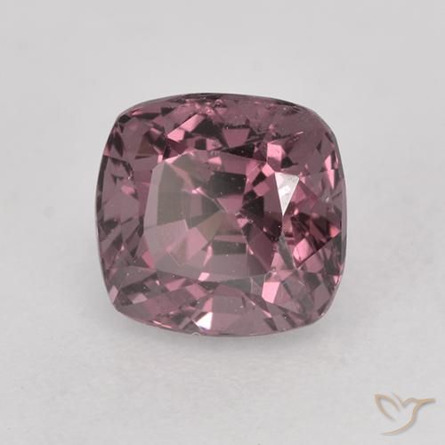 Spinelle Pourpre foncé naturelle Coussin, 1.49 ct, VVS-VS