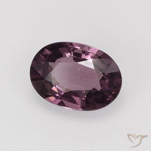 Spinelle Pourpre moyen naturelle ovale, 0.82 ct, VVS-VS