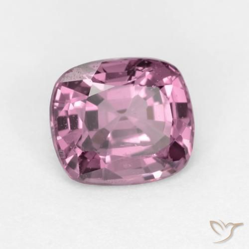 Spinelle Pourpre moyen naturelle Coussin, 0.83 ct, VS