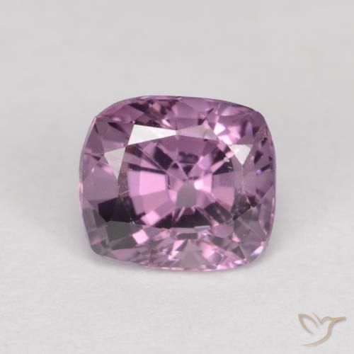 Spinelle Pourpre moyen naturelle Coussin, 0.87 ct, VS-SI