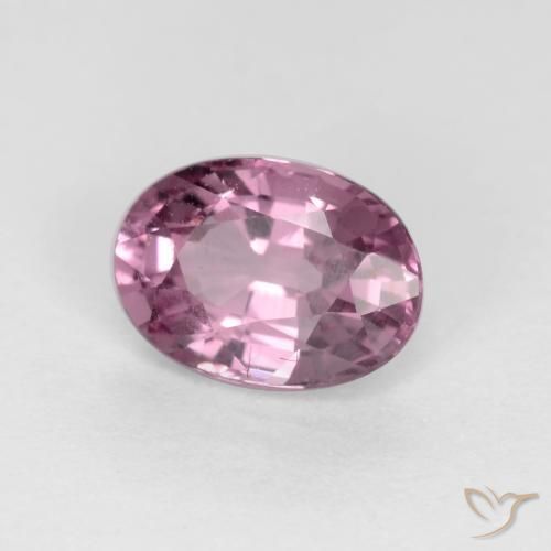 Spinelle Pourpre rougeâtre léger naturelle ovale, 0.59 ct, VS