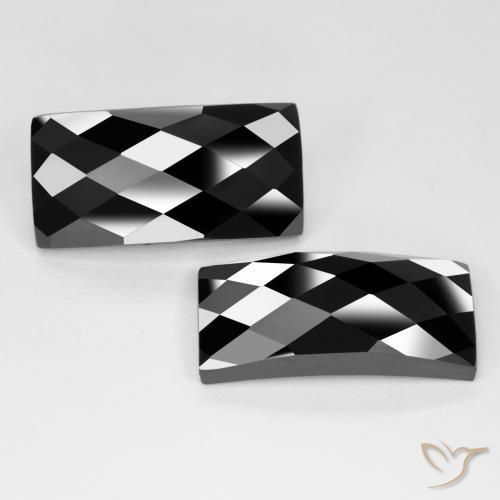 28.23ctw Naturel Noire Spinelle, Baquette, Opaque