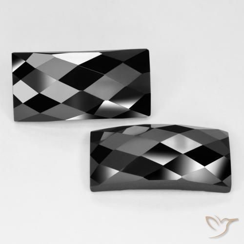 25.09ctw Naturel Noire Spinelle, Baquette, Opaque