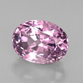 Spinelle violet naturelle coupe ovale, 3,90 ct, VS-SI