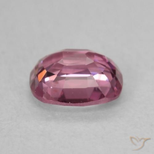 Spinelle Violet foncé naturelle Coussin, 0.66 ct, VVS-VS