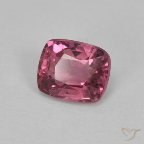 Spinelle Violet foncé naturelle Coussin, 0.60 ct, VVS-VS