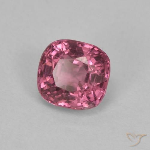Spinelle Pourpre moyen naturelle Coussin, 0.63 ct, VVS-VS