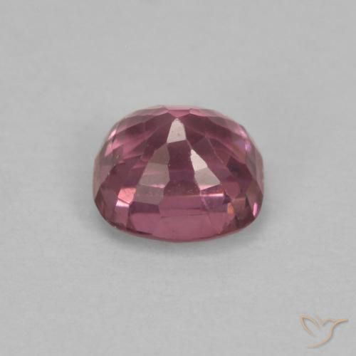 Spinelle Pourpre moyen naturelle Coussin, 0.63 ct, VVS-VS