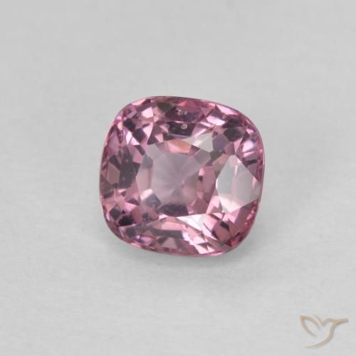 Spinelle Pourpre moyen naturelle Coussin, 0.58 ct, VVS-VS
