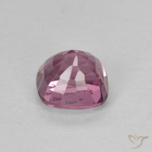 Spinelle Pourpre moyen naturelle Coussin, 0.79 ct, VVS-VS