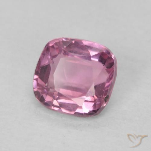 Spinelle Boysenberry naturelle Coussin, 0.57 ct, VS