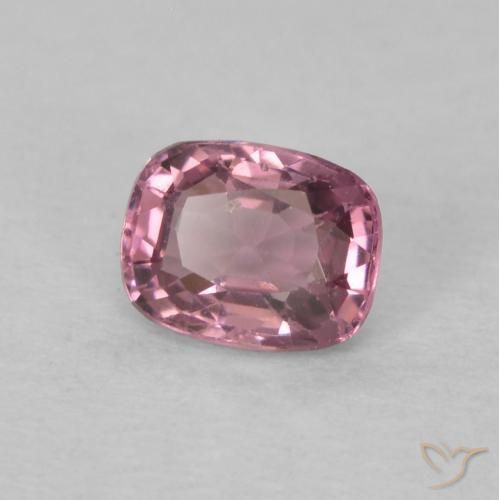 Spinelle Pourpre moyen naturelle Coussin, 0.39 ct, VS