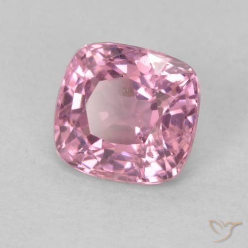 Spinelle Violet Rosâtre naturelle Coussin, 0.71 ct, VS