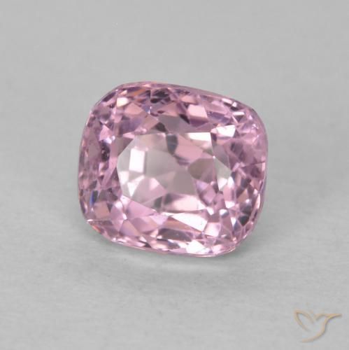 Spinelle Violet clair naturelle Coussin, 0.72 ct, VS