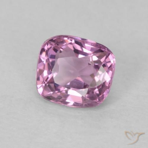 Spinelle Pourpre moyen naturelle Coussin, 0.50 ct, VVS