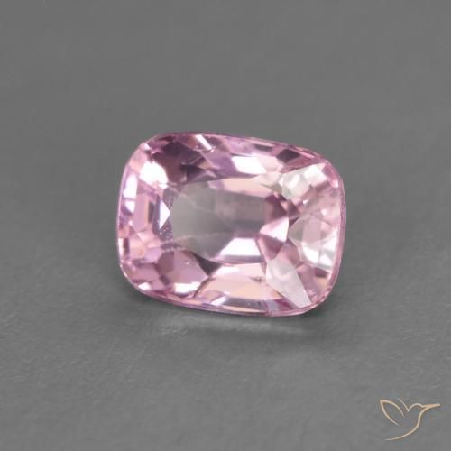 Spinelle Pourpre violet rosâtre naturelle Coussin, 0.65 ct, VS