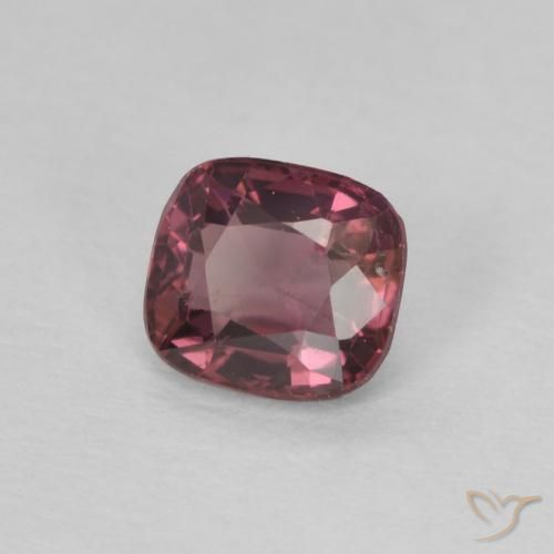 Spinelle Pourpre moyen naturelle Coussin, 0.53 ct, VVS-VS