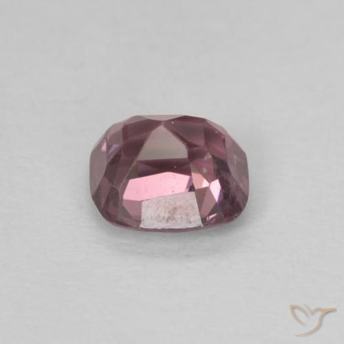 Spinelle Pourpre moyen naturelle Coussin, 0.53 ct, VVS-VS