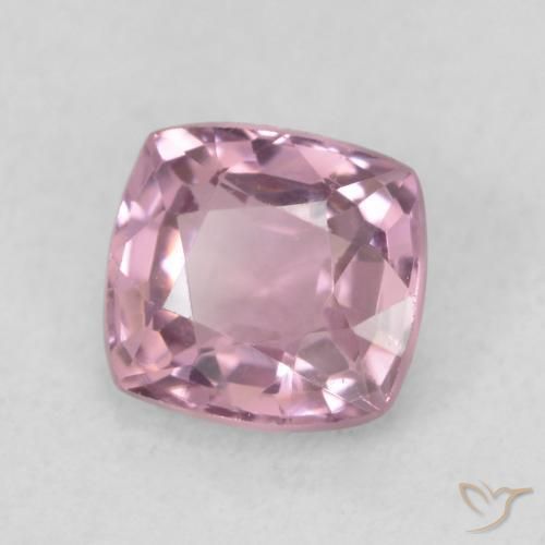 Spinelle Pourpre rougeâtre léger naturelle Coussin, 0.69 ct, VVS