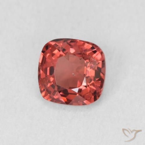 Spinelle Rouge léger naturelle Coussin, 0.54 ct, VS