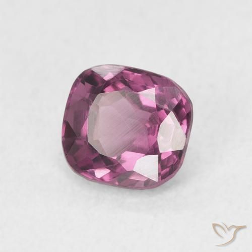 Spinelle Violet foncé naturelle Coussin, 0.64 ct, VVS-VS