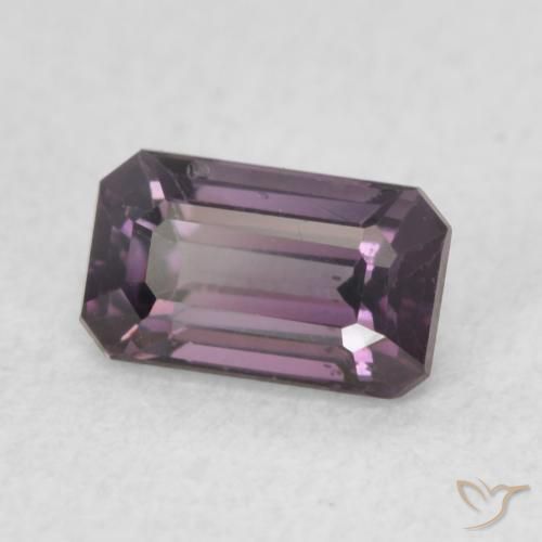 Spinelle Pourpre raisin naturelle Octogone / coupe Émeraude, 0.64 ct, VVS