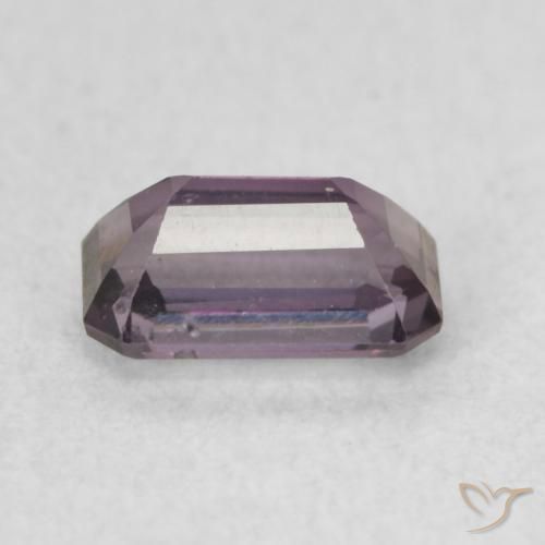 Spinelle Pourpre raisin naturelle Octogone / coupe Émeraude, 0.64 ct, VVS